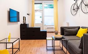 Ll Modern Dream With Ac&High Ceilings 3 Bedrooms